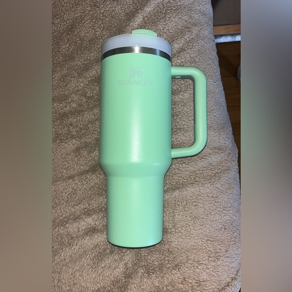 Stanley Green Travel Mug - Picture 1 of 2
